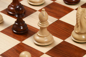 Échiquier Contemporain <br>avec Pièces en Bois de Rose