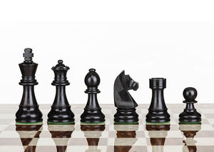 Echiquier avec Pièces Noires de Fabrication Artisanale et Européenne