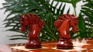 Jeu d'Echecs Luxueux en Bois de Rose avec ses Chevaliers Noirs