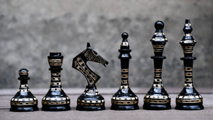 Pièces d'Échecs en Métal en Bois
