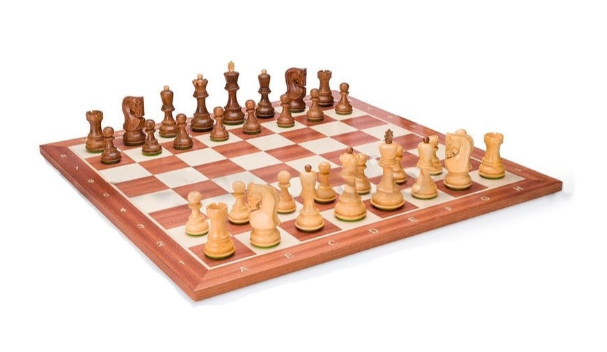 Jeu d'échecs en bois raffiné