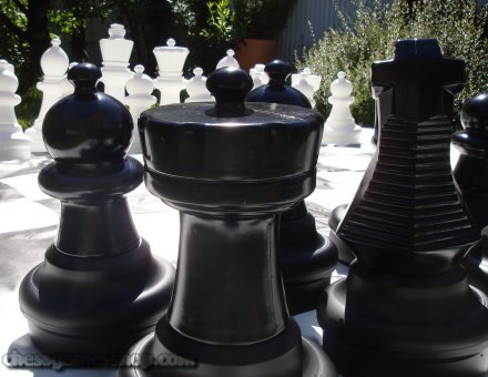 Pièces d'Échecs Géantes <br>Fabriquées en Europe