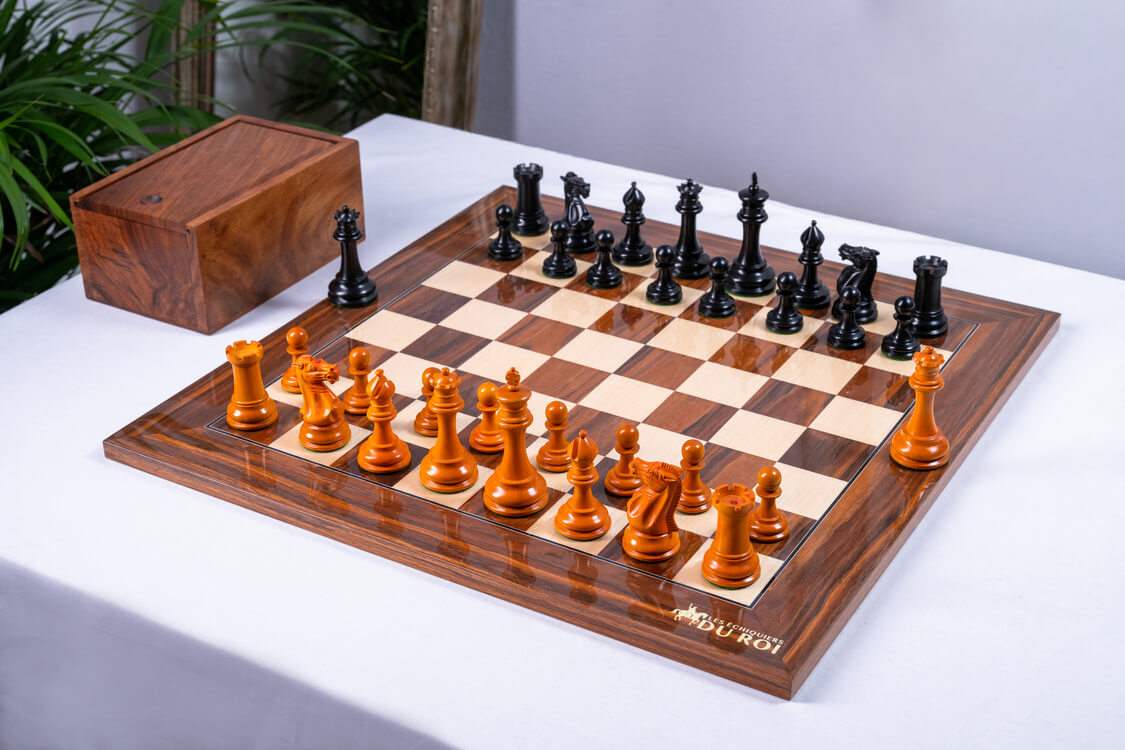 Jeu d'Échecs Antique <br>en Palissandre et Buis