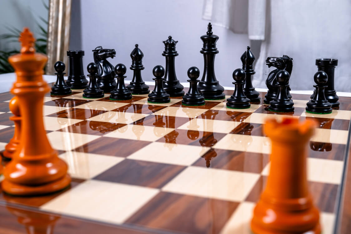Jeu d'Échecs Antique <br>en Palissandre et Buis