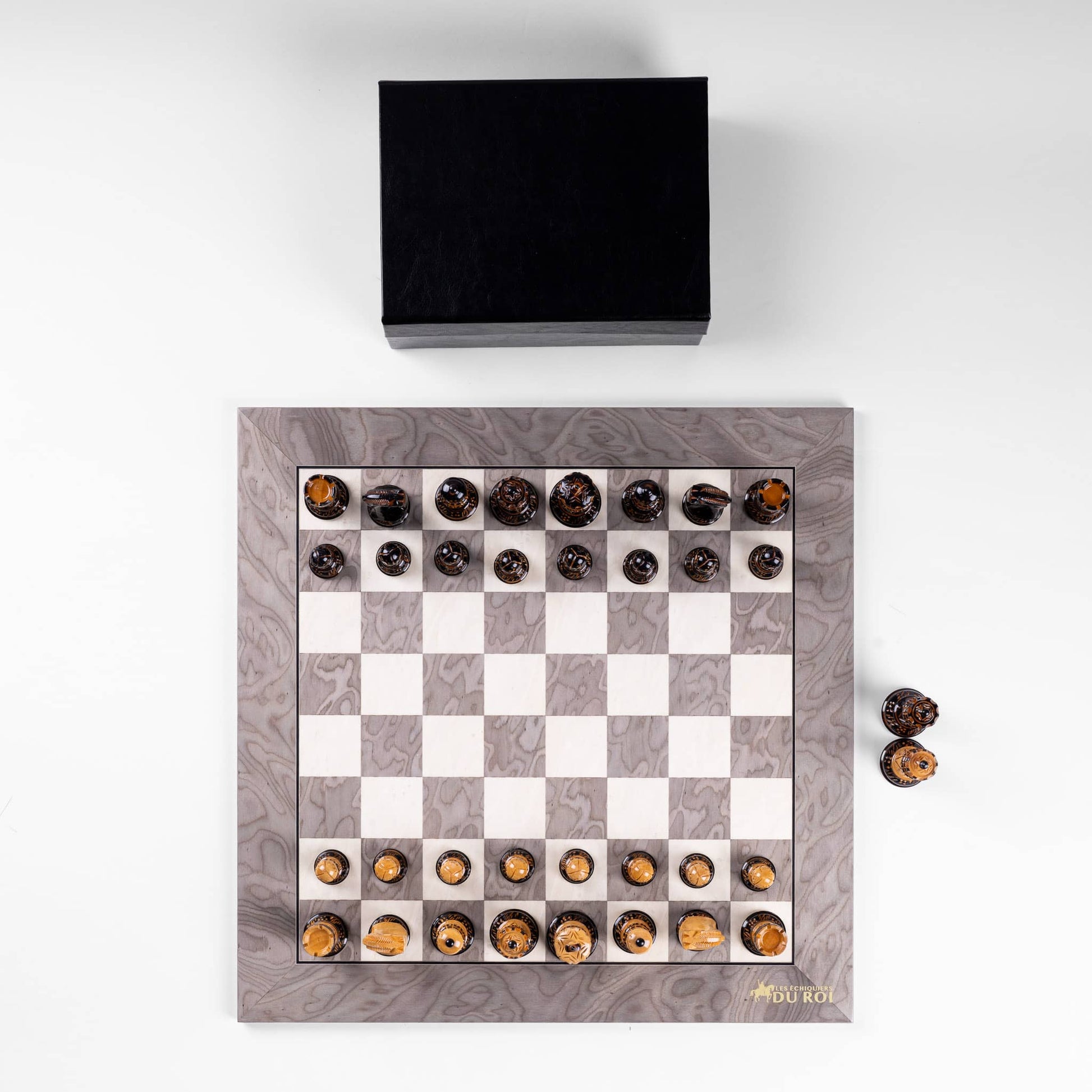 Jeu d'Échecs Prestige <br>en Loupe de Frêne (Haute Brillance)
