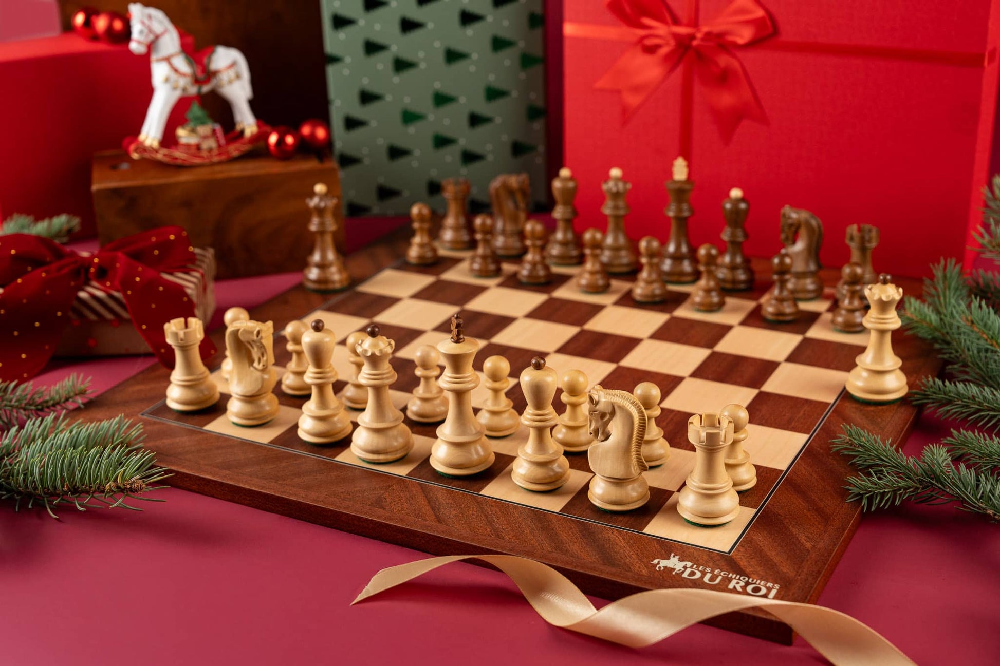 Jeu d'Échecs Triomphe <br>en Bois d'Acajou et Sesham