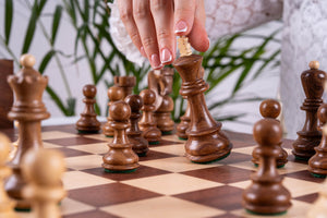 Jeu d'Échecs Triomphe <br>en Bois d'Acajou et Sesham