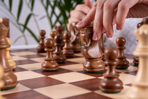 Jeu d'Échecs Triomphe <br>en Bois d'Acajou et Sesham