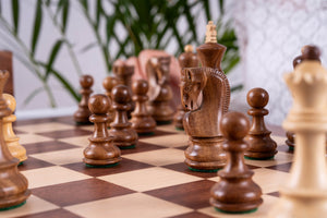 Jeu d'Échecs Triomphe <br>en Bois d'Acajou et Sesham