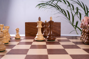 Jeu d'Échecs Triomphe <br>en Bois d'Acajou et Sesham