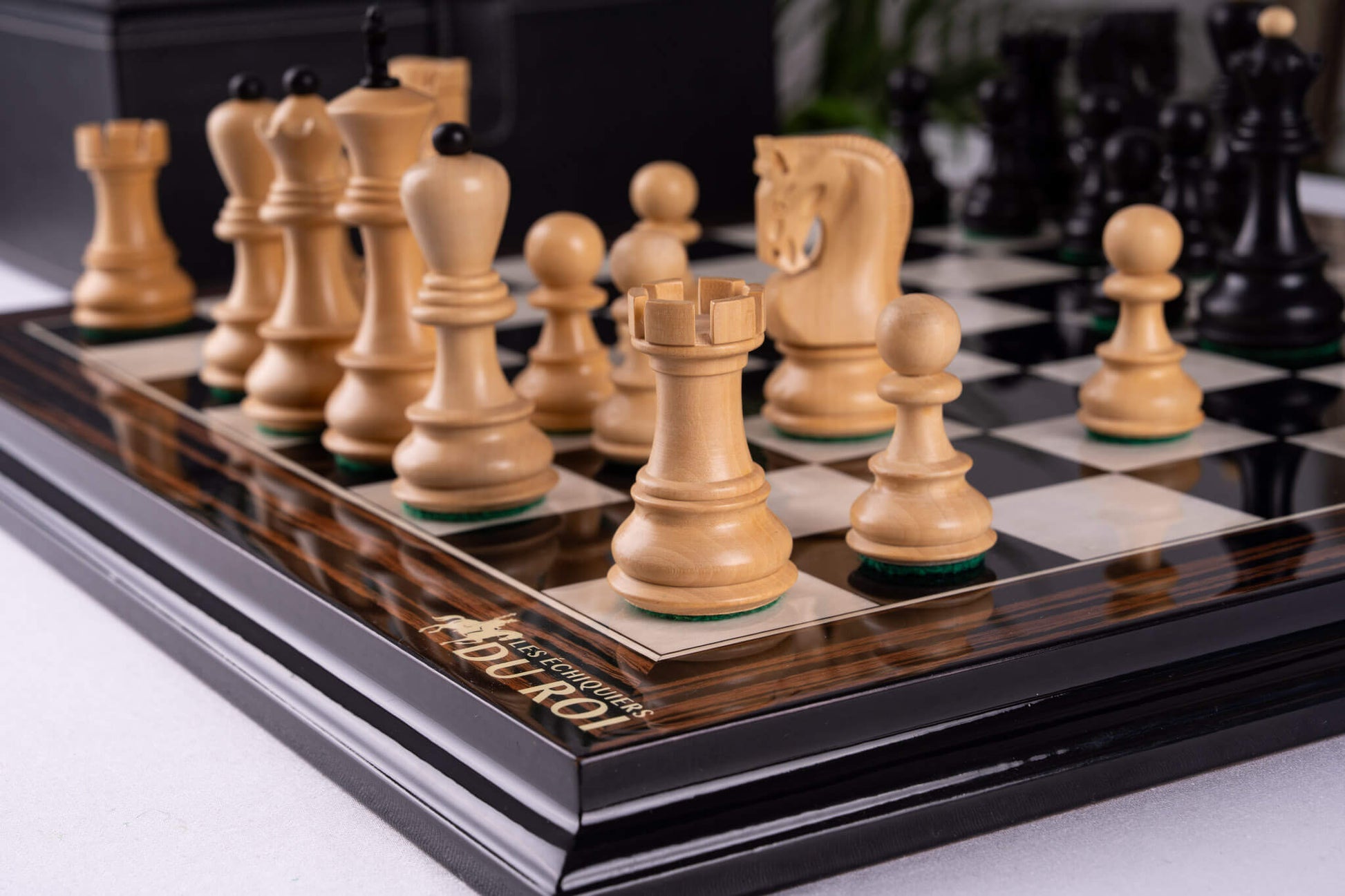 Jeu d'Échecs Trésor <br>en Bois d'Ébène et Buis