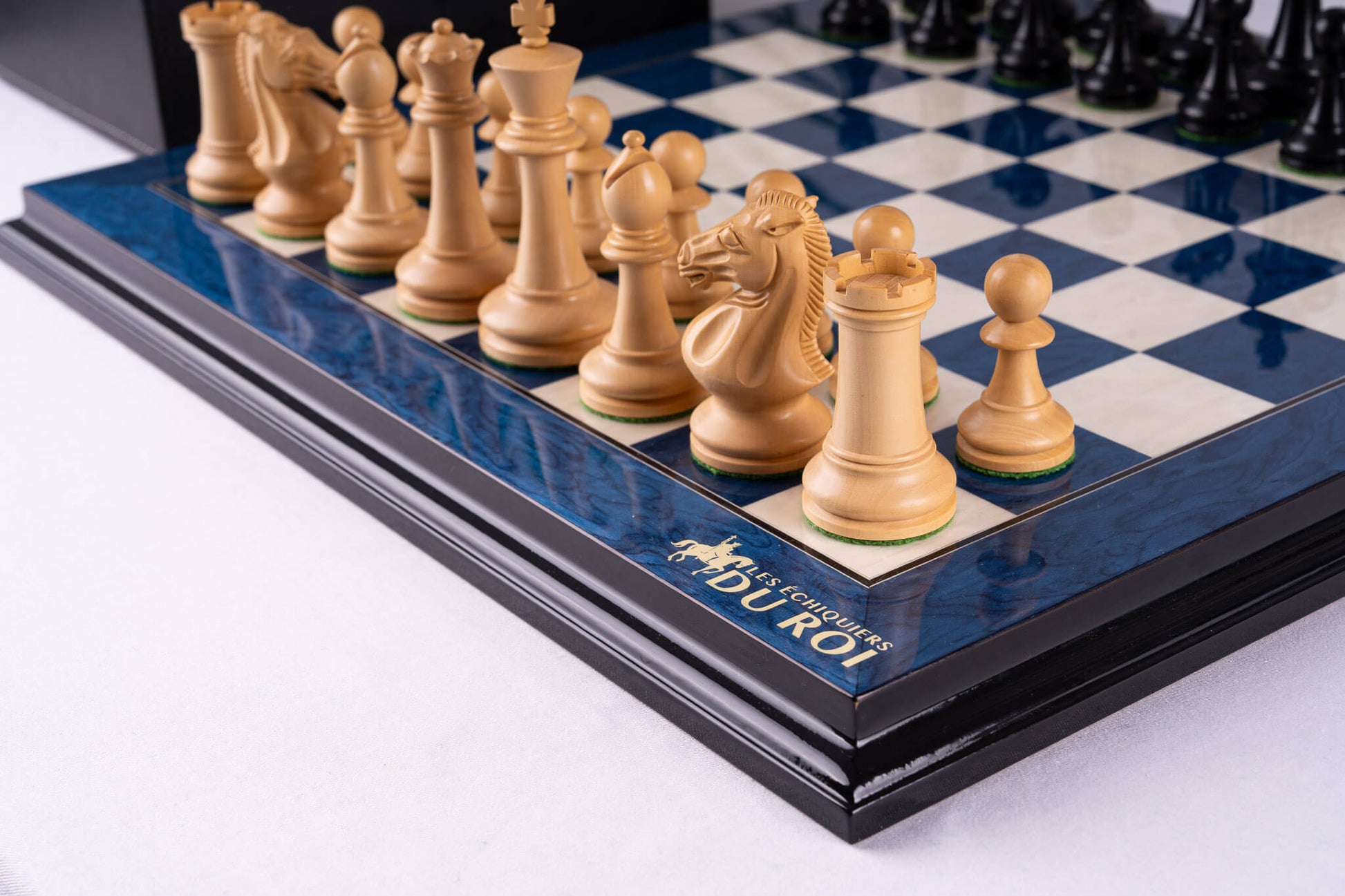Jeu d'Échecs Bleu Céleste <br>en Loupe de Frêne