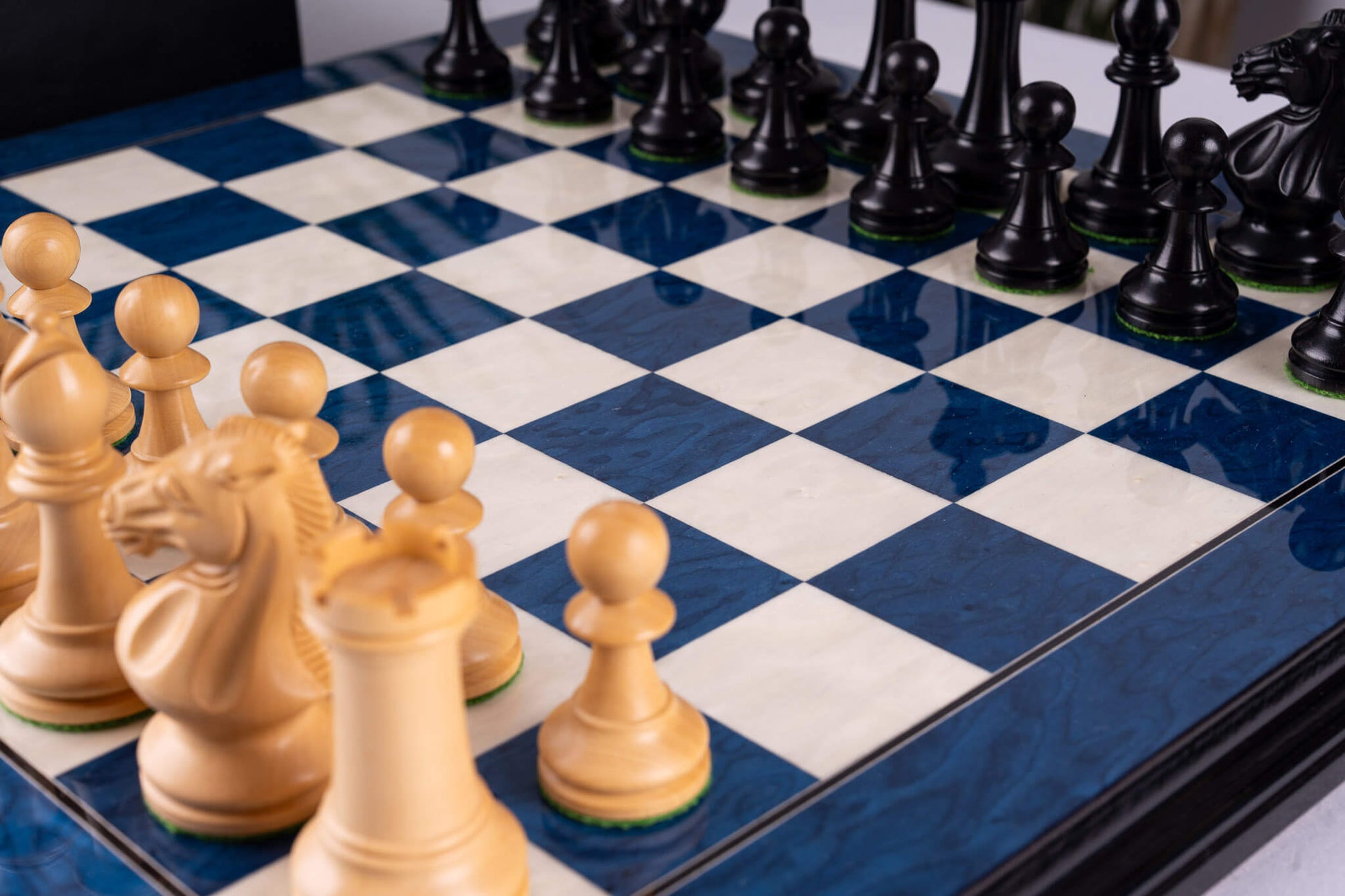 Jeu d'Échecs Bleu Céleste <br>en Loupe de Frêne