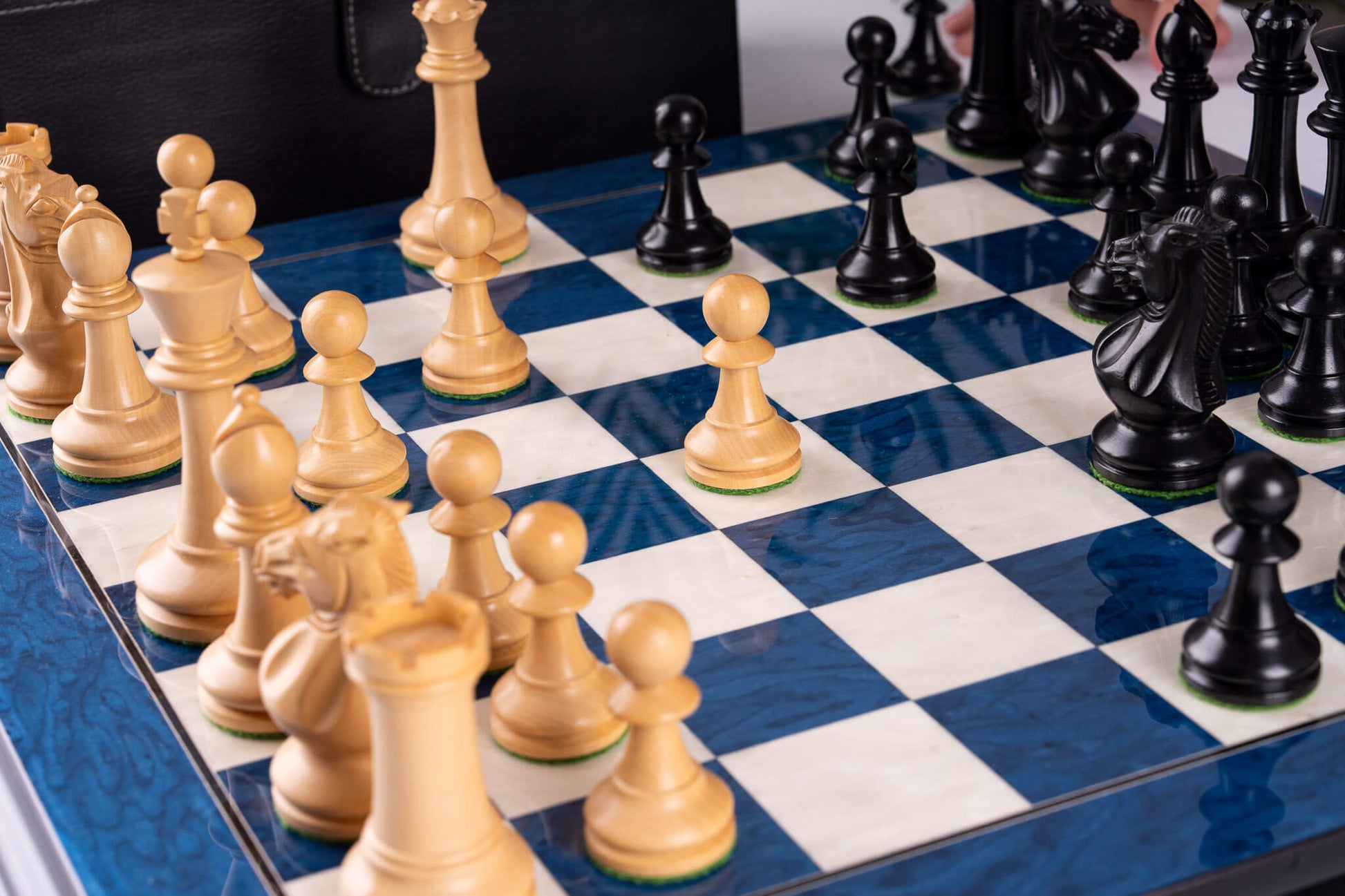 Jeu d'Échecs Bleu Céleste <br>en Loupe de Frêne