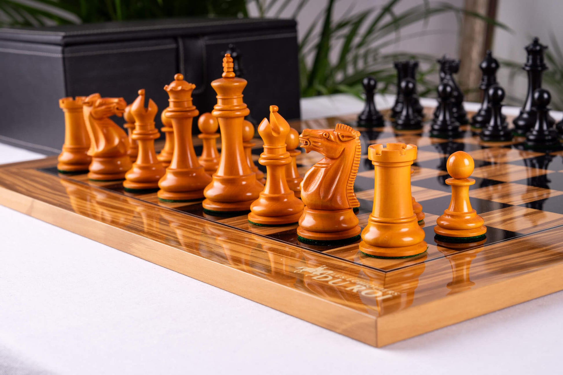Jeu d'Échecs Essence <br>en Bois d'Olivier