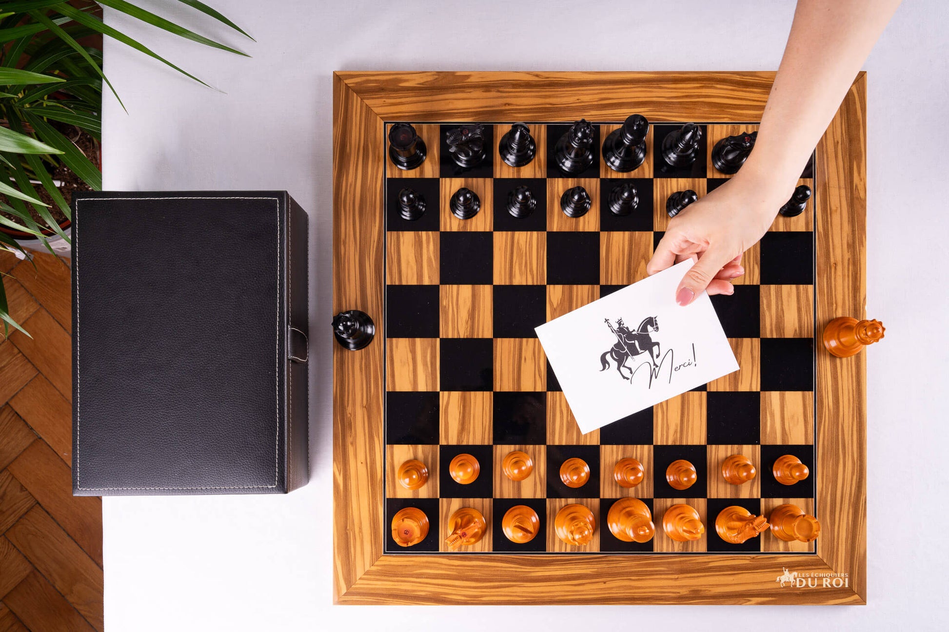 Jeu d'Échecs Essence <br>en Bois d'Olivier