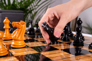 Jeu d'Échecs Essence <br>en Bois d'Olivier
