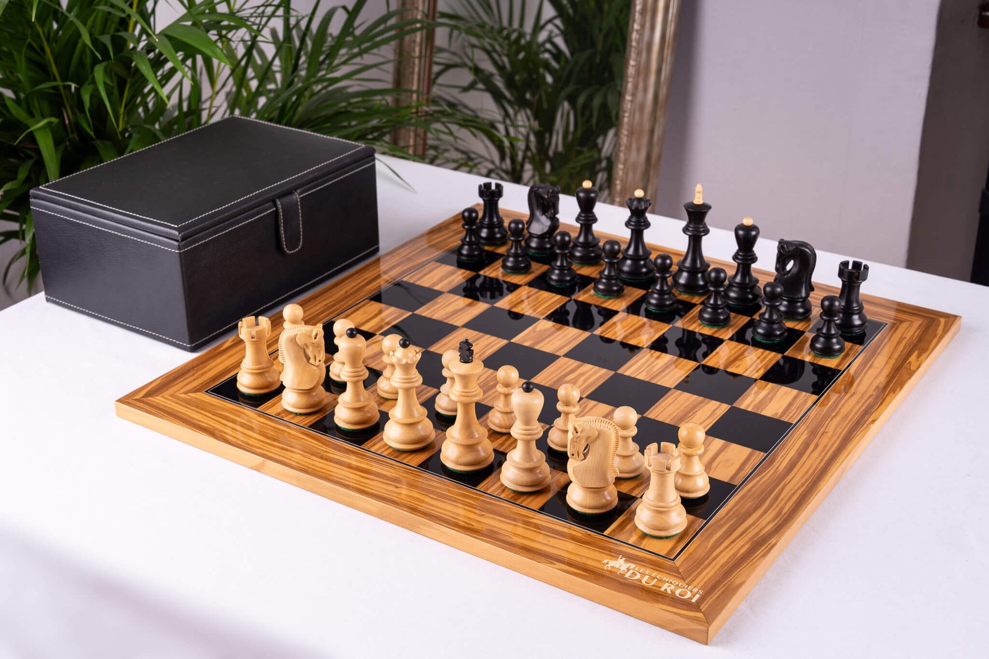 Jeu d'Échecs Racines <br>en Bois d'Olivier