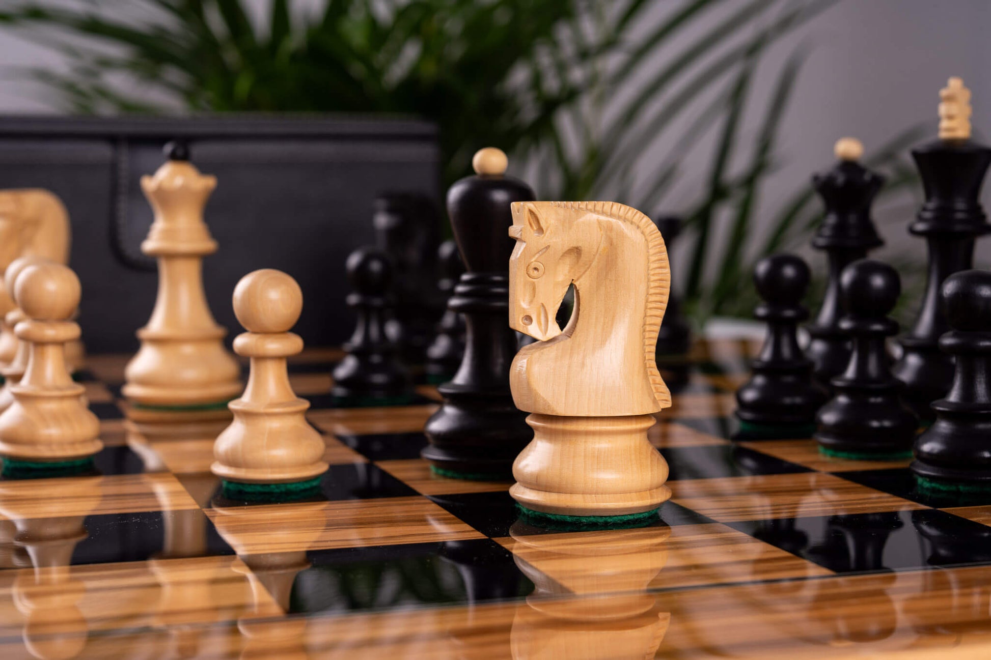 Jeu d'Échecs Racines <br>en Bois d'Olivier