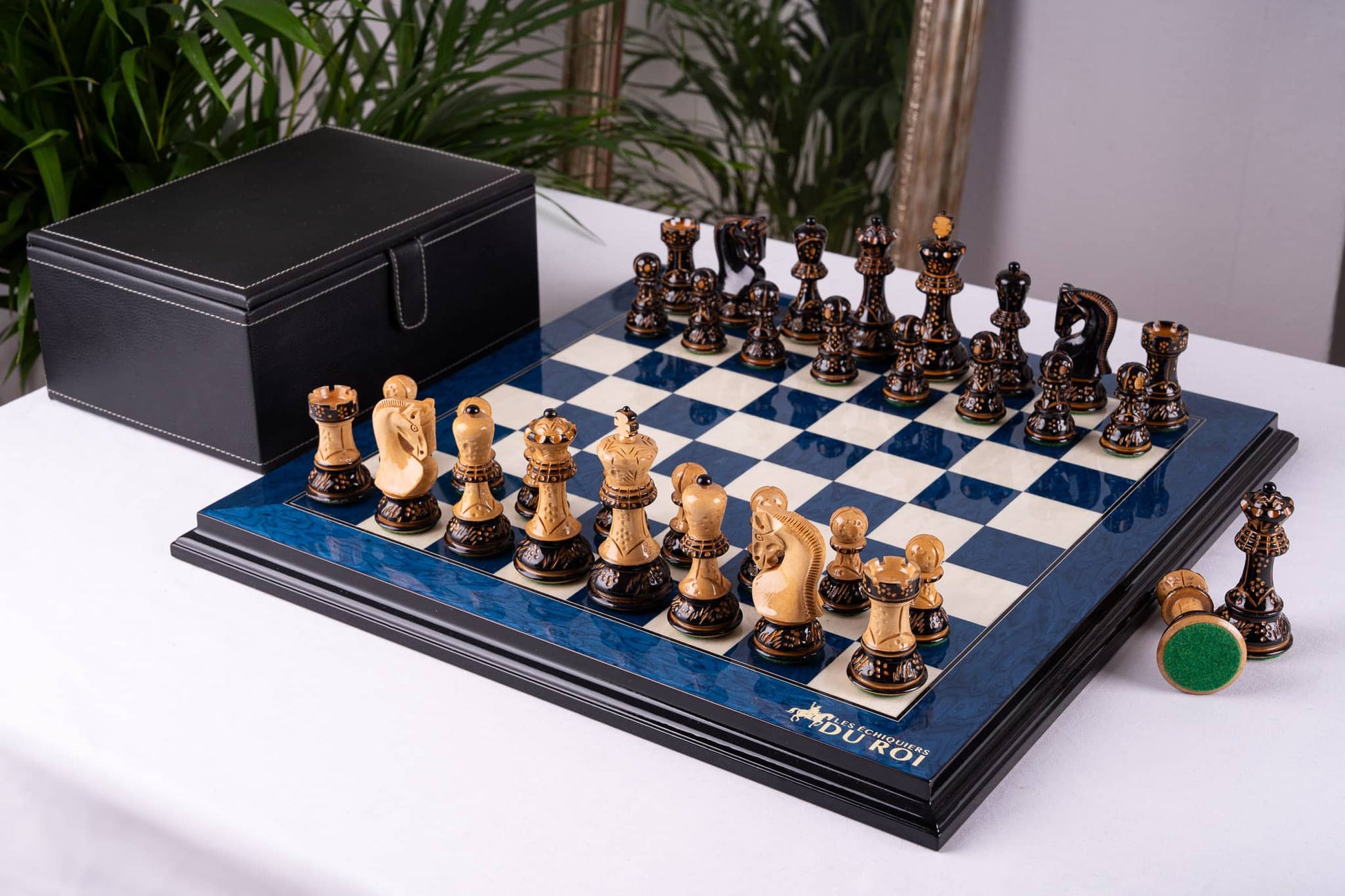 Jeu d'Échecs Bleu Impérial <br>en Loupe de Frêne