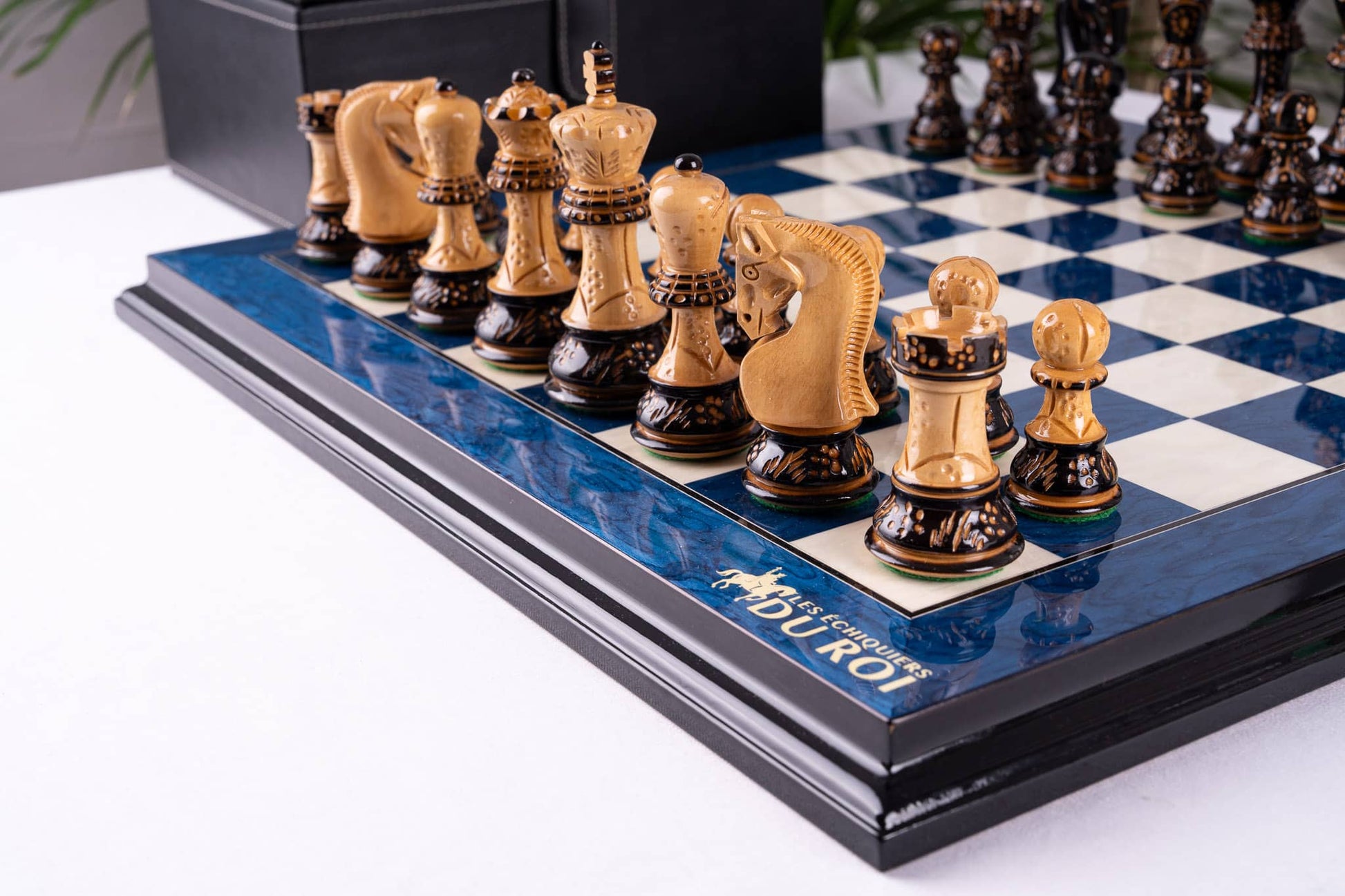 Jeu d'Échecs Bleu Impérial <br>en Loupe de Frêne