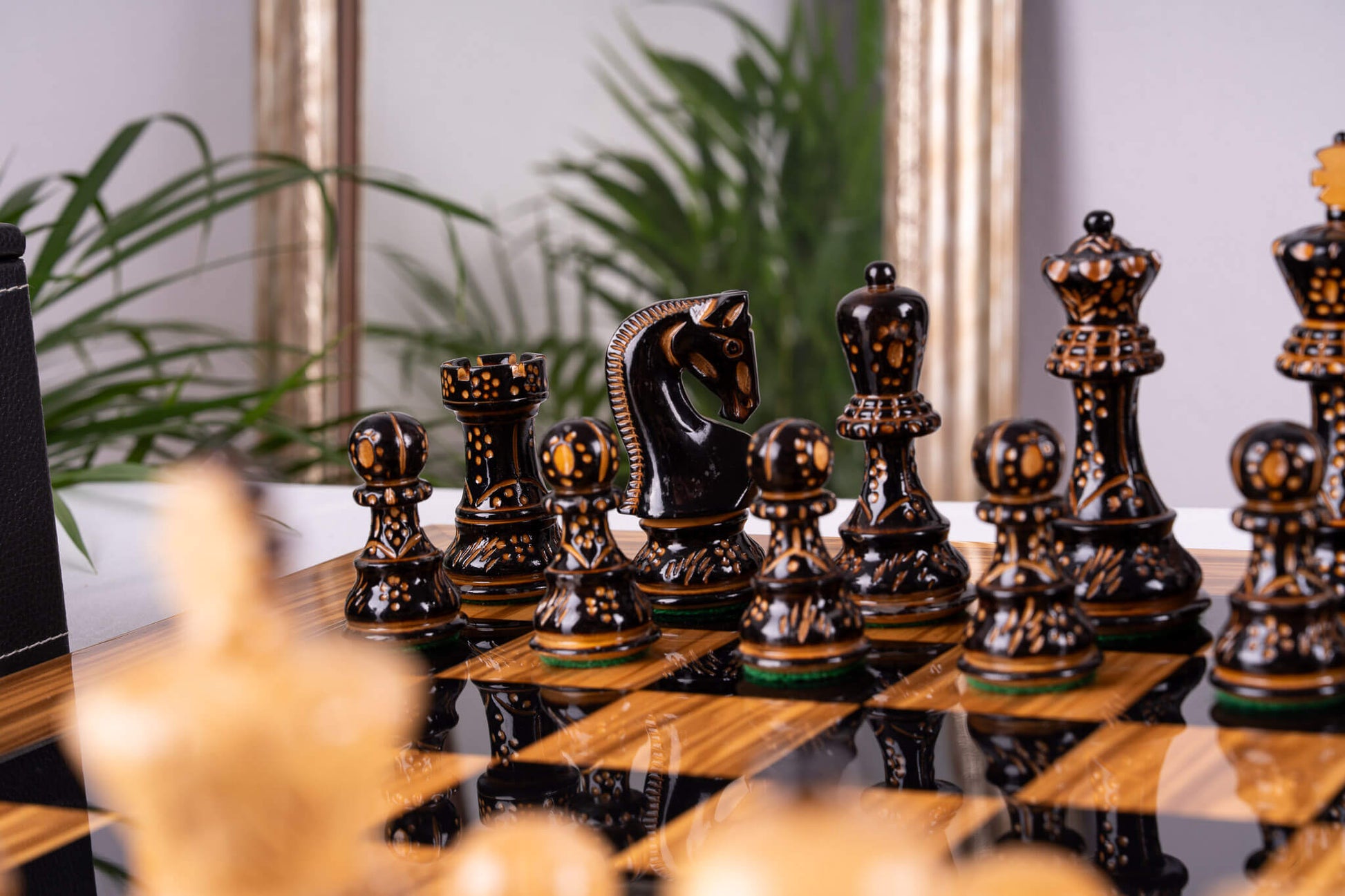 Jeu d'Échecs Œuvre <br>en Bois d'Olivier