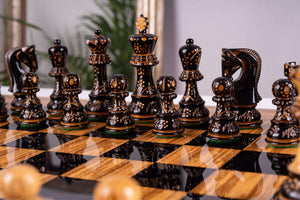 Jeu d'Échecs Œuvre <br>en Bois d'Olivier