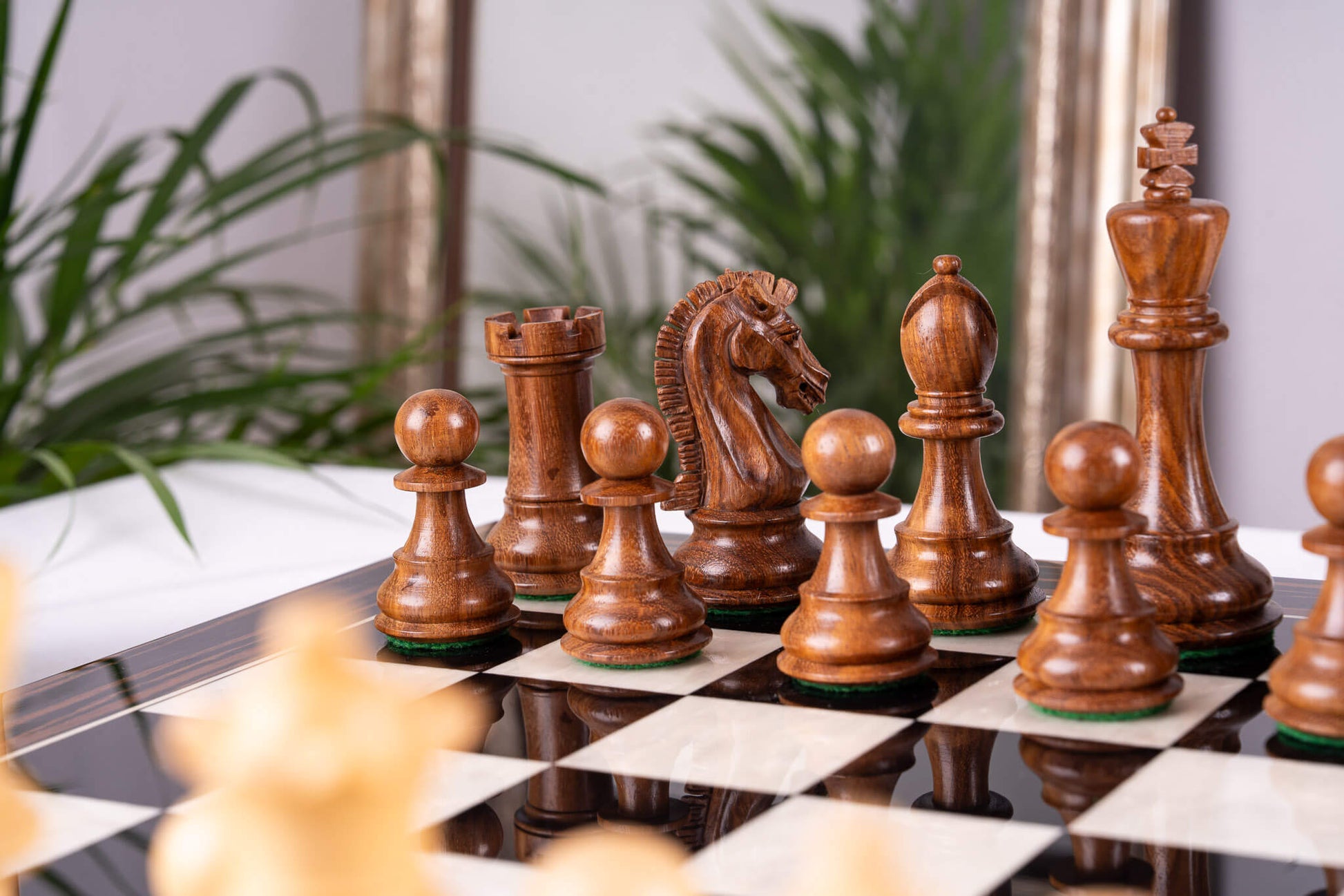 Jeu d'Échecs Couronne <br>en Bois d'Ébène