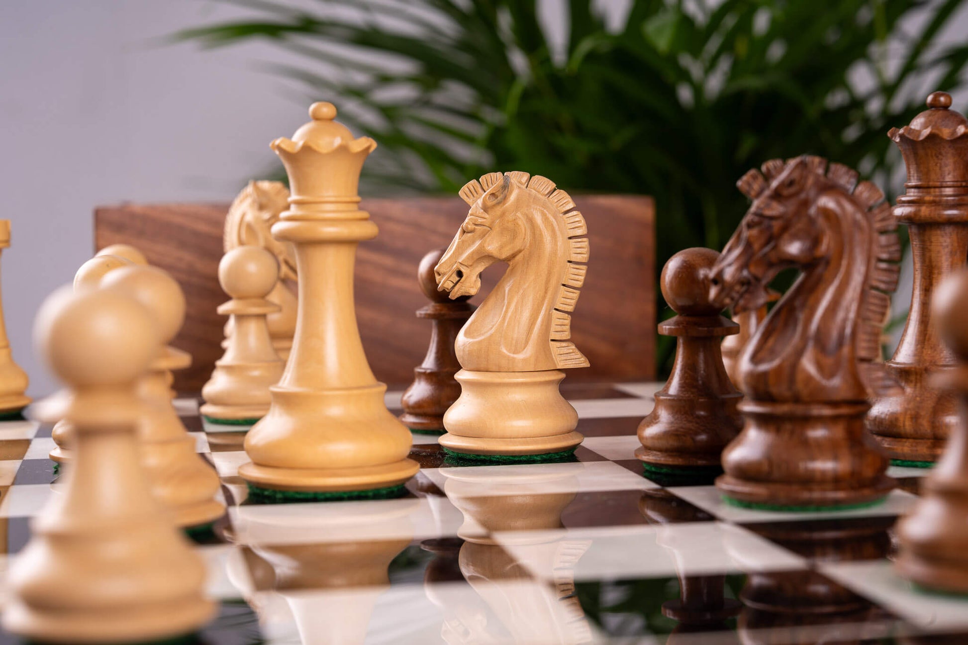 Jeu d'Échecs Couronne <br>en Bois d'Ébène