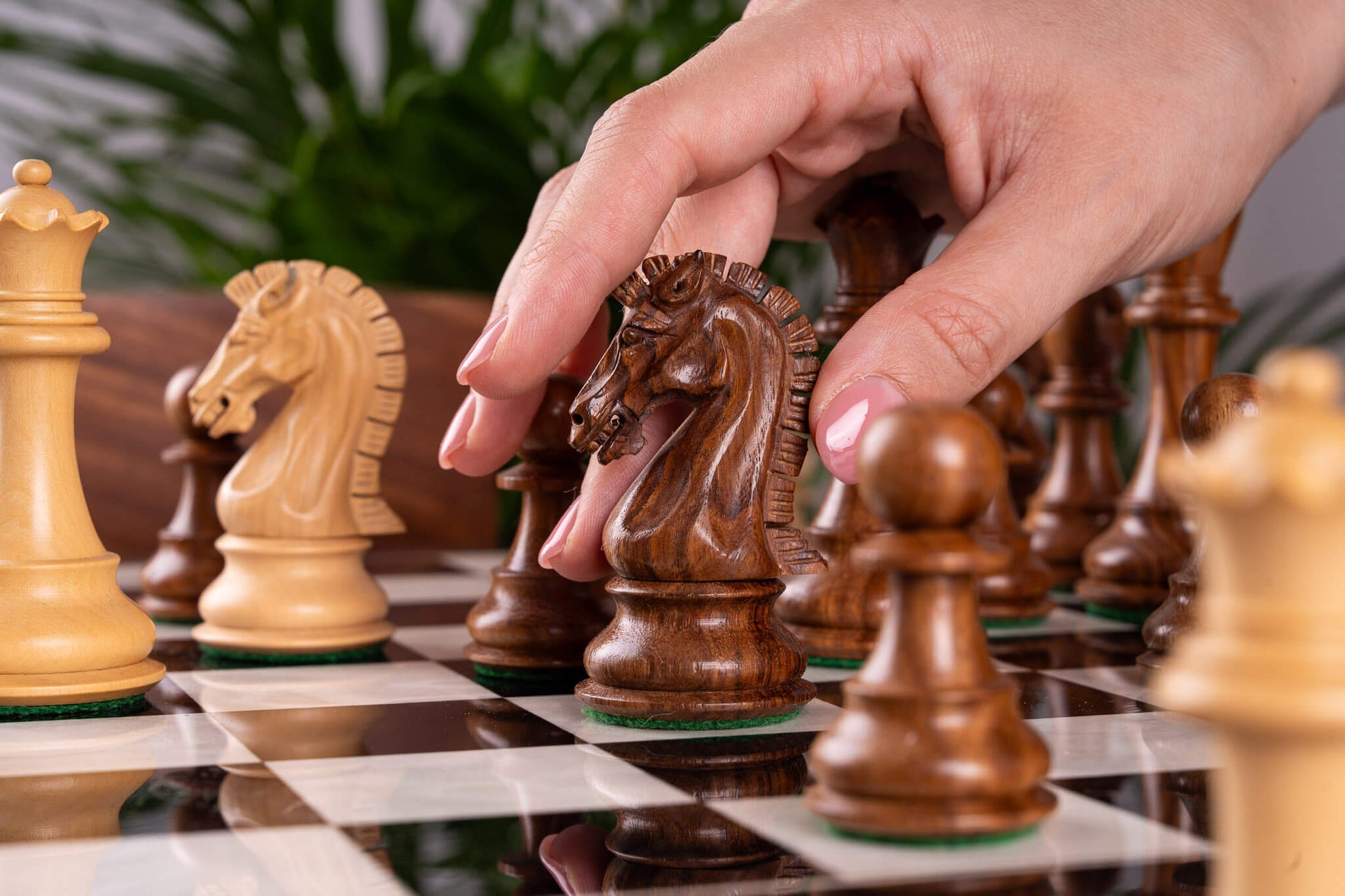 Jeu d'Échecs Couronne <br>en Bois d'Ébène