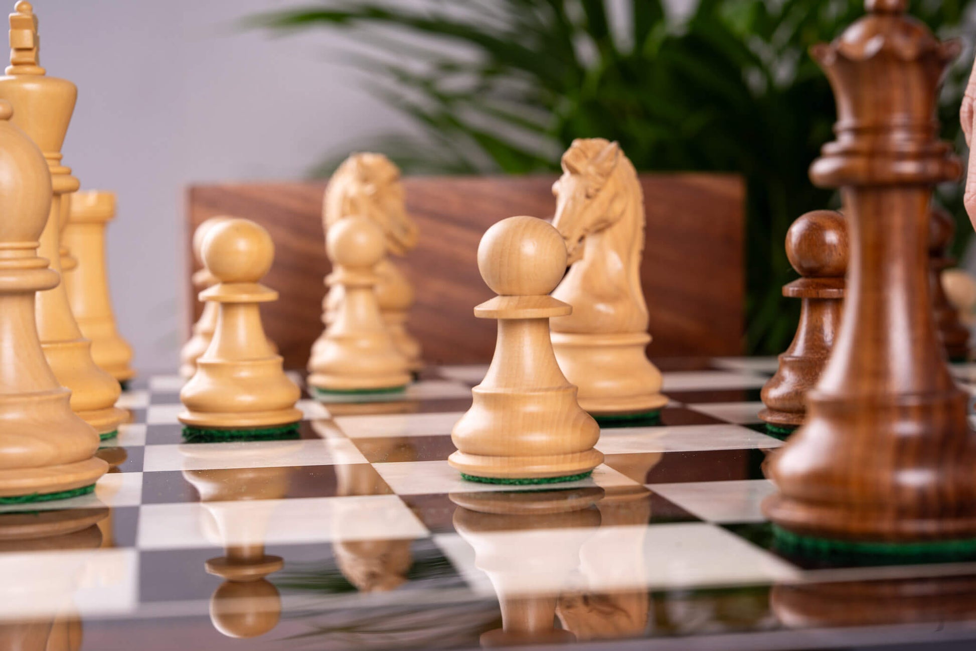 Jeu d'Échecs Couronne <br>en Bois d'Ébène