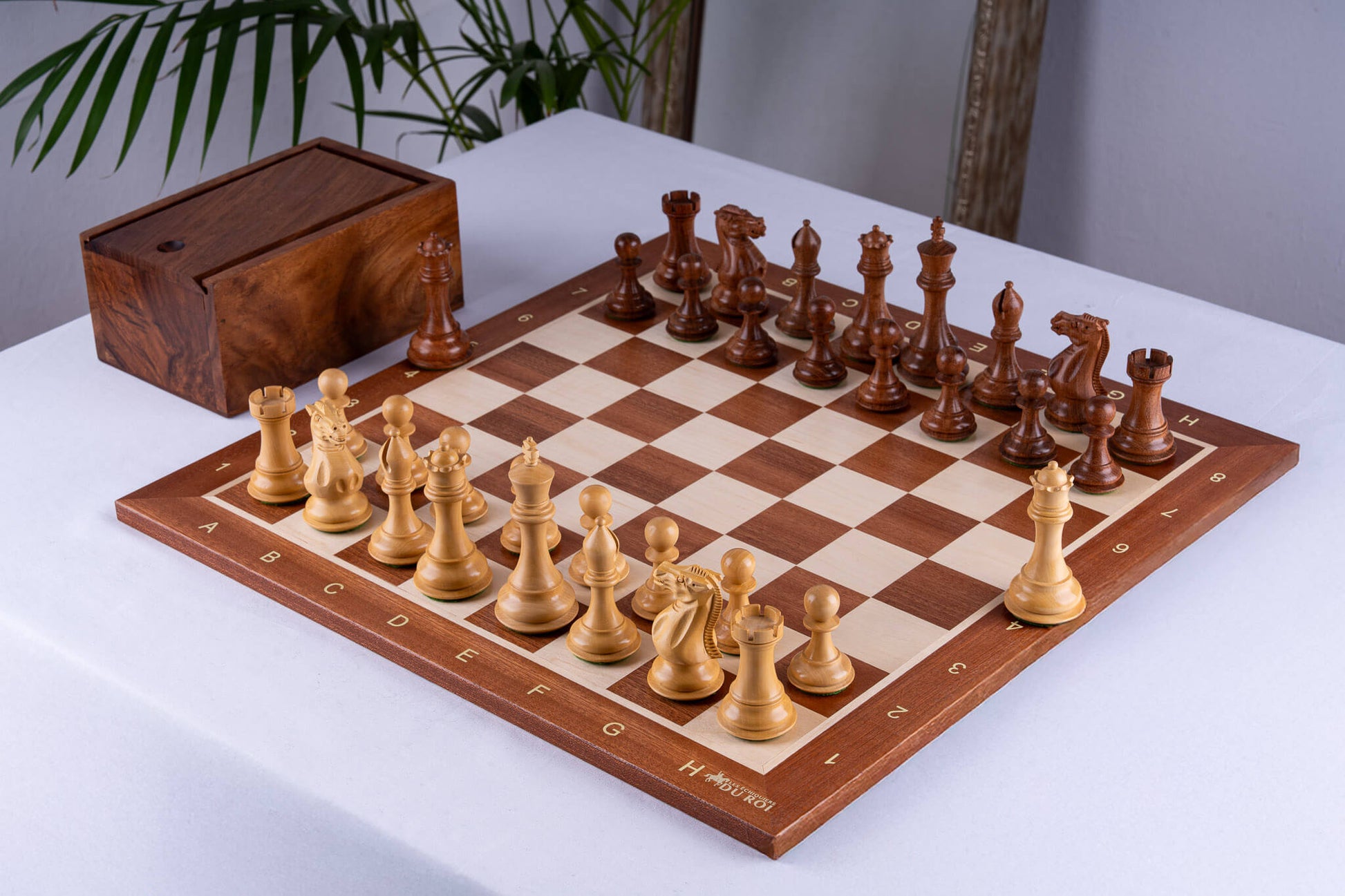 Jeu d’échecs Lauriers <br>en Bois de Buis & Acajou