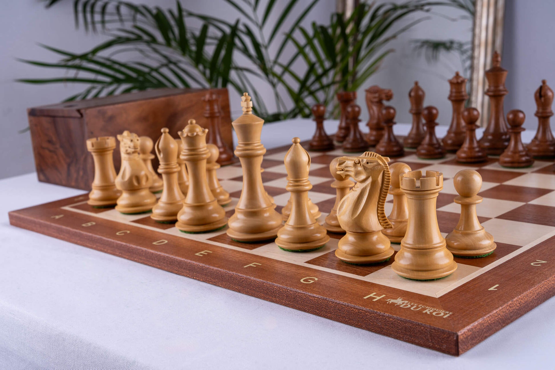 Jeu d’échecs Lauriers <br>en Bois de Buis & Acajou