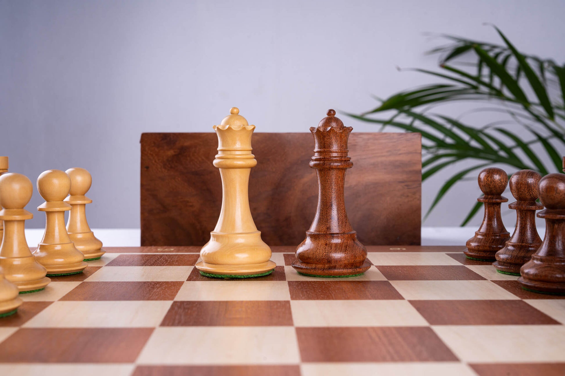 Jeu d’échecs Lauriers <br>en Bois de Buis & Acajou
