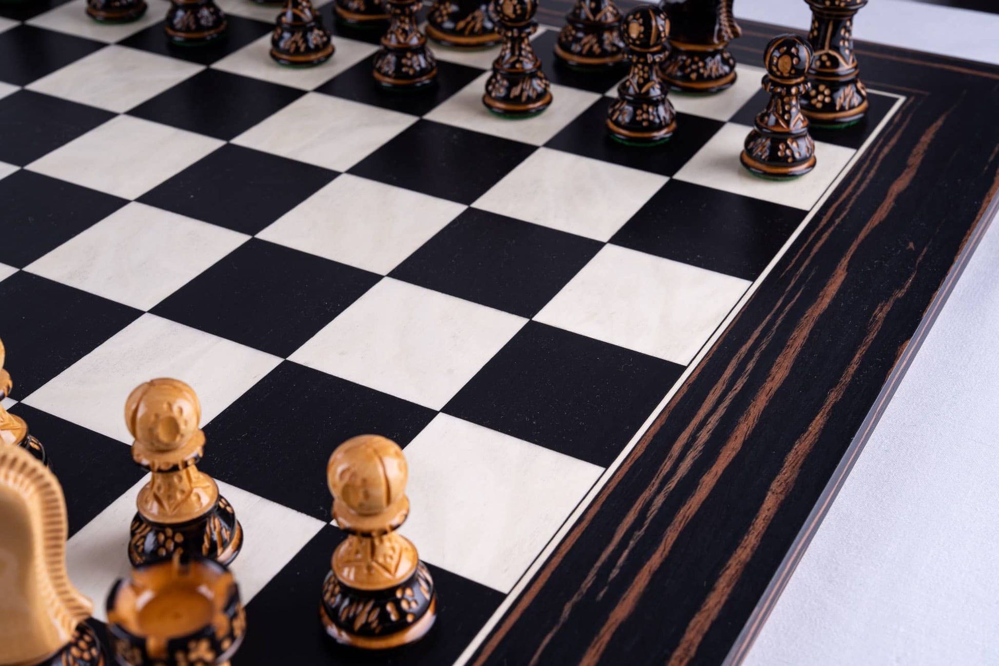 Jeu d'Échecs Apogée <br>en Bois d'Ébène et Buis