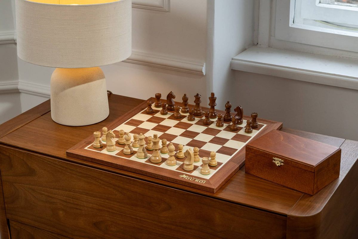 Jeu d'Échecs Clair Ambré <br>en Bois d'Acajou