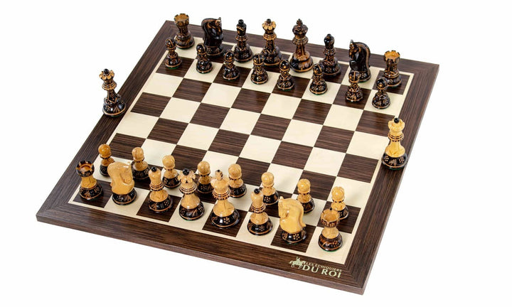 Jeu d'Échecs Élégance  avec Pièces en Bois Brûlé