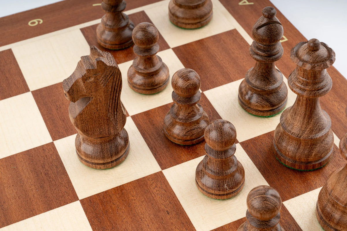 Jeu d'Échecs Délicatesse en Bois d'Acajou — détail 5