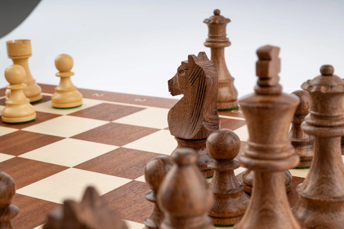 Jeu d'Échecs Délicatesse en Bois d'Acajou — détail 8