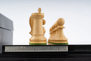 Jeu d'Échecs Éclat en Bois d'Ébène — Détail 3