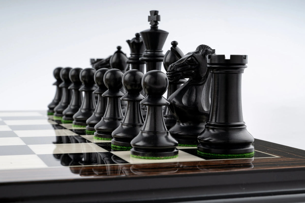 Jeu d'Échecs Éclat en Bois d'Ébène — Détail 5