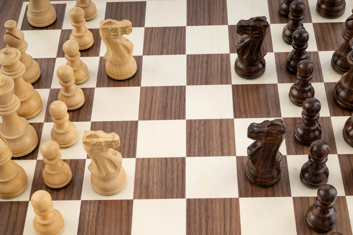 Jeu d'Échecs Élite en Bois de Noyer — détail 4