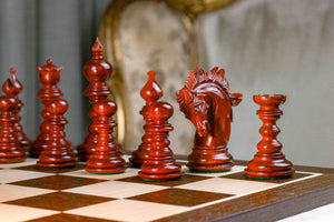 Pièces d'échecs rouges