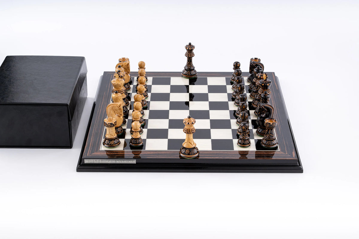 Jeu d'Échecs l'Éternel en Bois d'Ébène — Détail 1