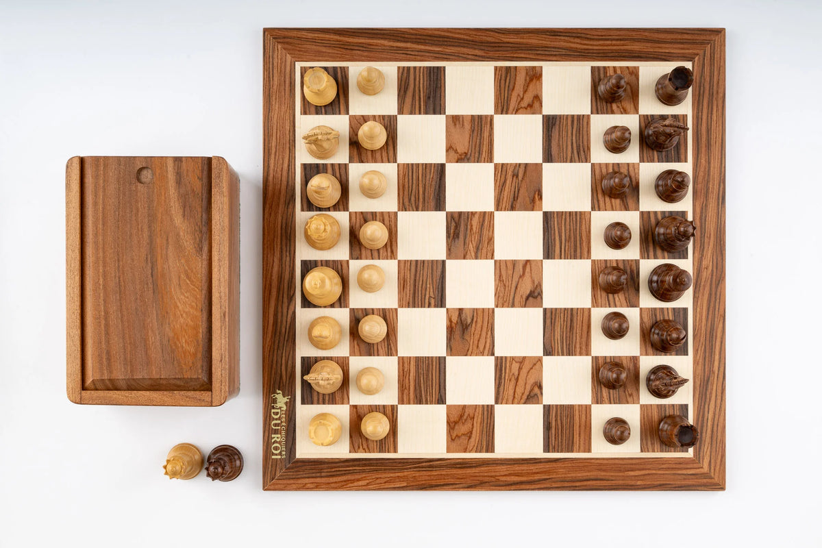Jeu d'échecs Monument en bois de palissandre — vue du dessus