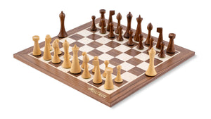 Jeu d'Échecs Odyssée en Bois de Noyer — vue générale sur fond blanc