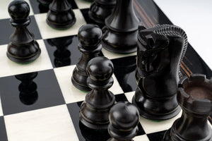 Jeu d'Échecs Trésor en Bois d'Ébène et Buis — Détail 4