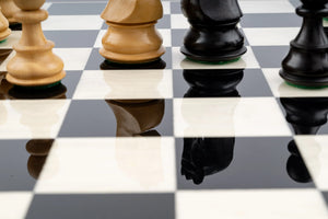 Jeu d'Échecs Trésor en Bois d'Ébène et Buis — Détail 6