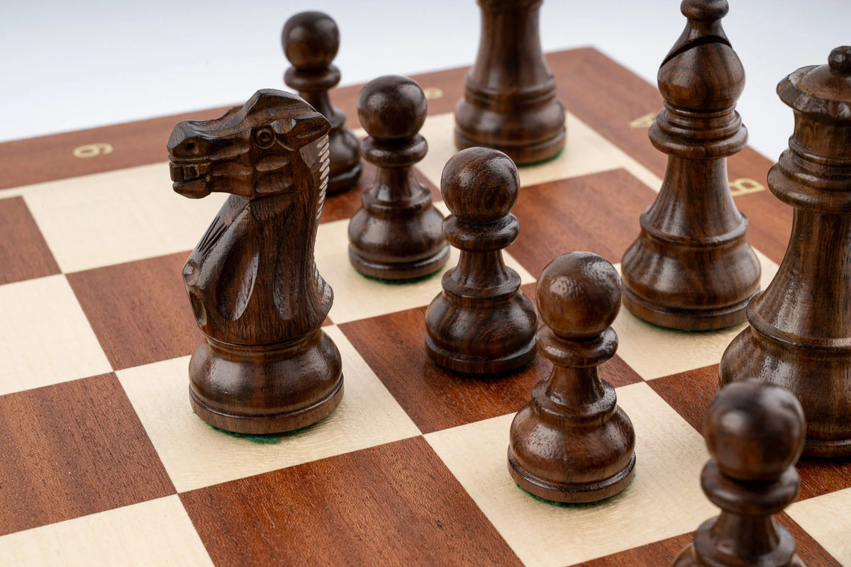 Jeu d'Échecs Viking en Bois d'Acajou — détail 5