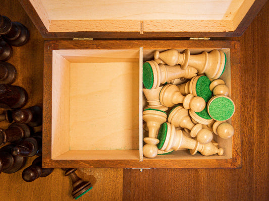 Boîte d’échecs en bois artisanale